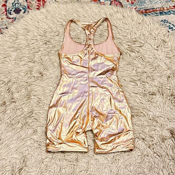 NWT skims swim cycle suit rose gold size medium - Picture 4 of 4